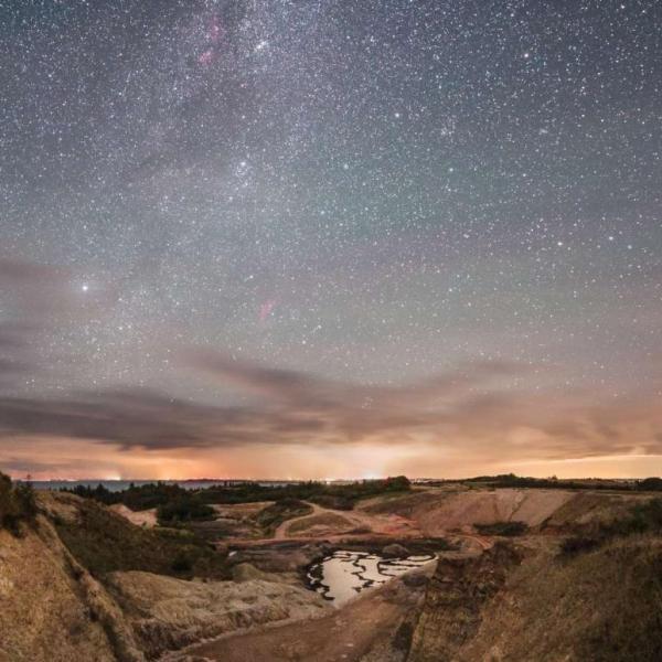 Fur, dark sky