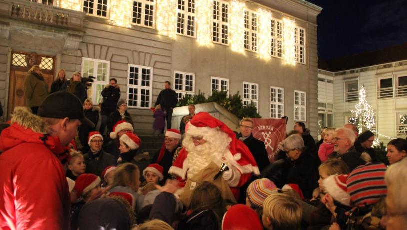 Nissefar kommer til Struer, Jul